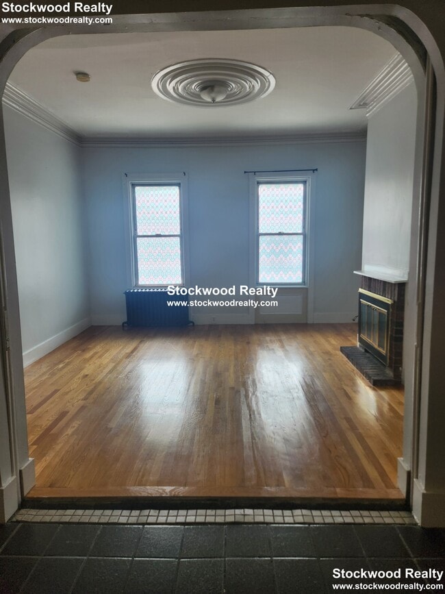 Photo - 382 Dorchester St