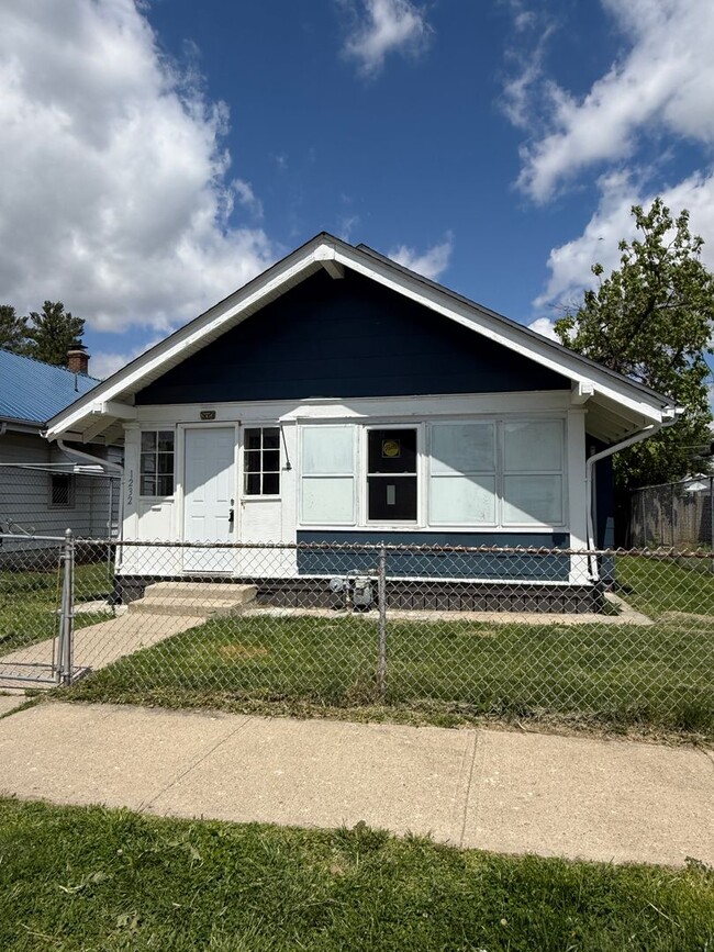 Building Photo - 2 Bed 2 bath remodeled home