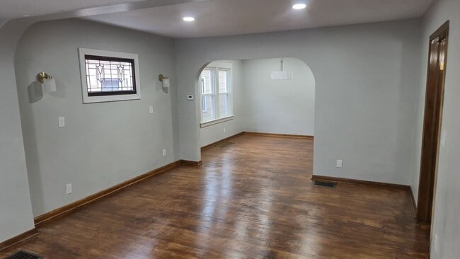 Photo - 68 Berwyn Ave