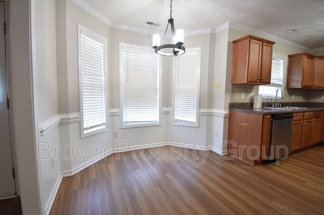 Photo - 5609 Thackeray Dr