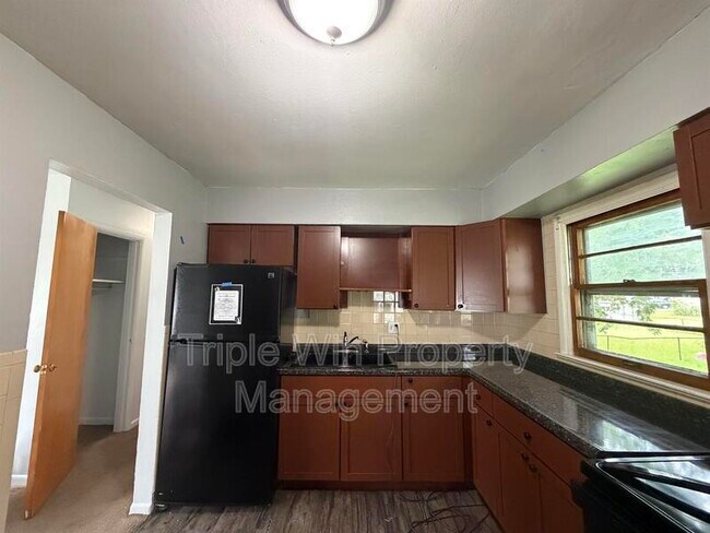 Photo - 1695 Crowder Dr
