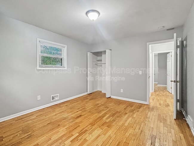 Photo - 2355 Ansonia Ave SW