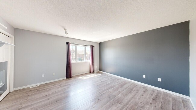 Photo - BEAUTIFUL THREE BEDROOM TOWNHOME ON BATEMAN TRAIL Unit 6