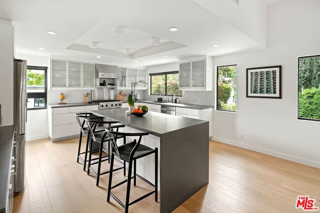 Photo - 2418 Canyon Oak Dr