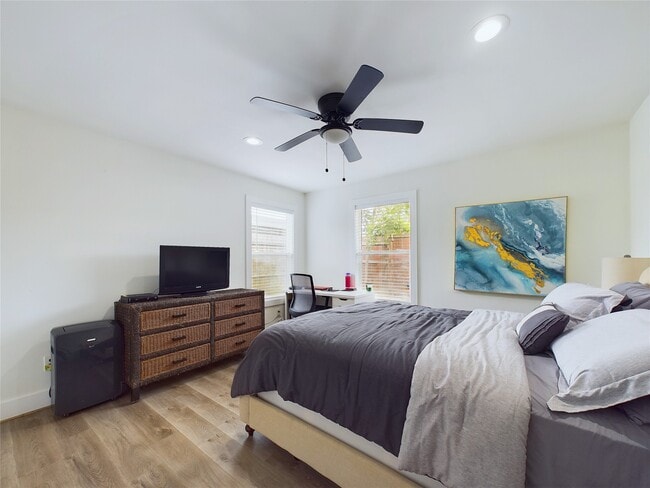 Photo - 7609 Amelia Rd