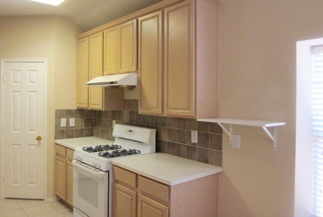 Photo - 2029 Oak Manor Dr