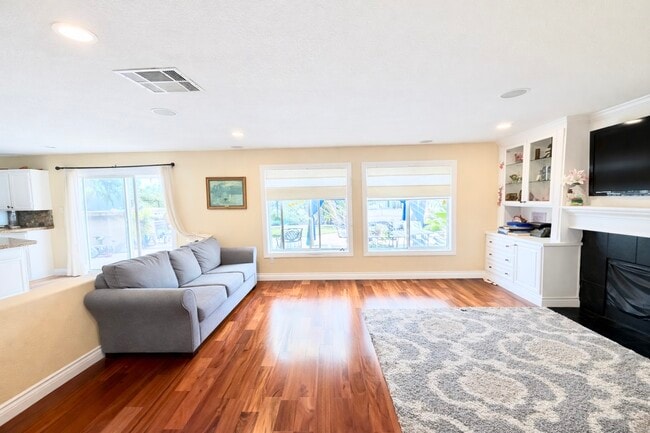 Photo - 730 Via Barquero