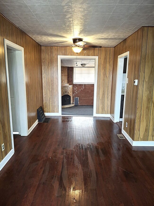 Photo - ALL PROSPECTIVE TENANTS MUST SUBMIT A $58 ...