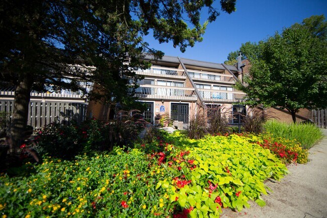 Photo - ESTATES ON MAIN