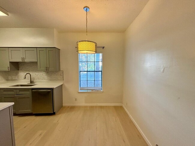 Photo - West Campus 2/2 Condo Unit 31st condo