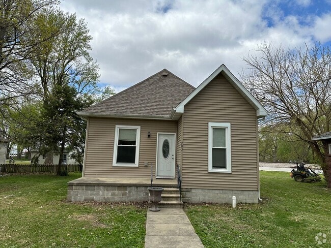 Building Photo - Coming Soon!! 2 BEDROOM, OFFICE SPACE, LAU... Rental