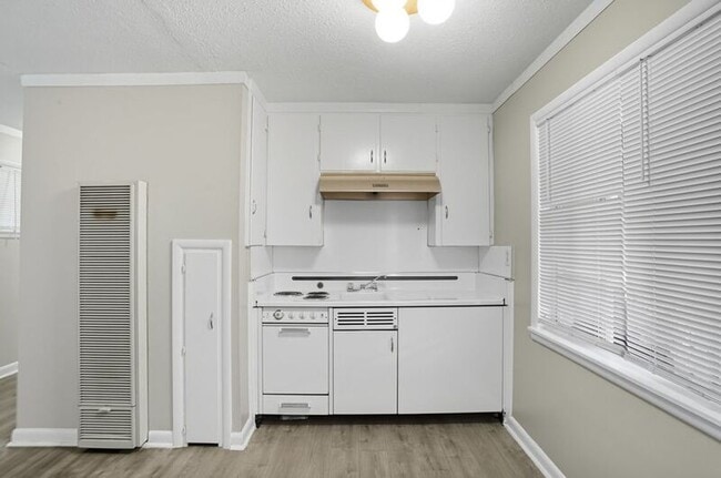 Photo - 1644 S Knoxville Ave