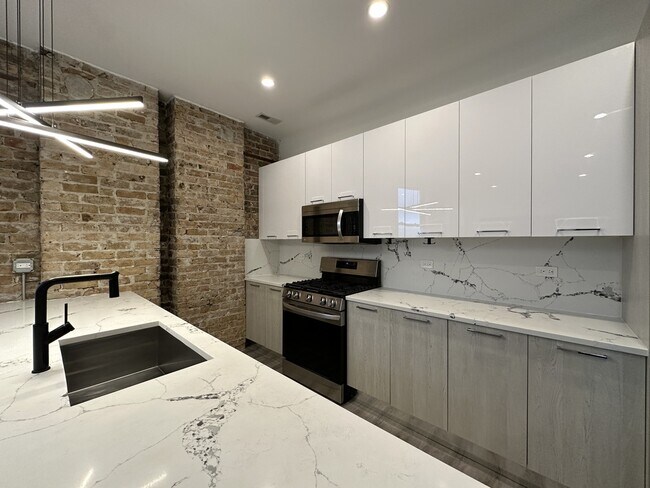 Photo - 2743 W Division St Unit F5