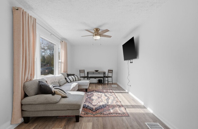 Photo - 519 E Water St