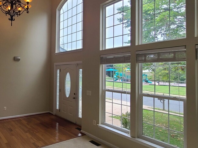 Photo - Gorgeous 6 BR Home, Convenient to Quantico & Commuting