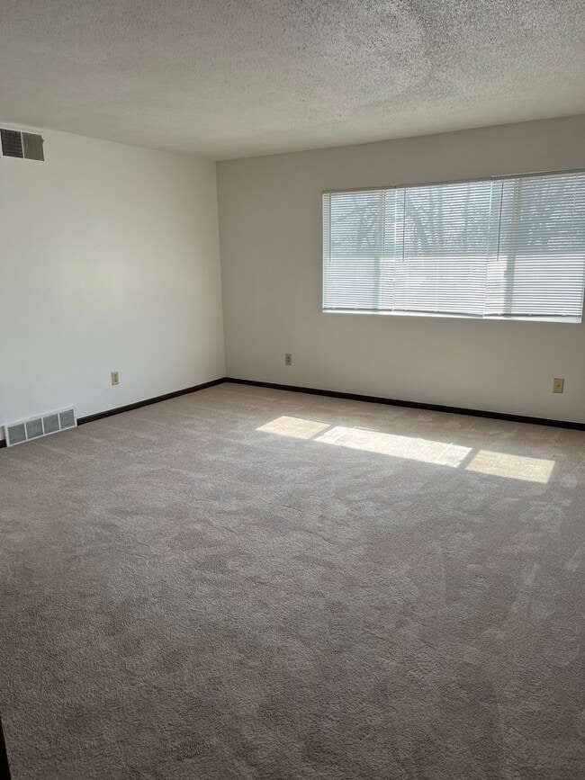 Robinwood Apartments