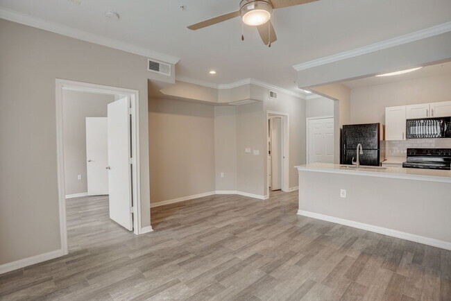 Photo - 4100 Cypress Creek Pkwy Condo Unit E1