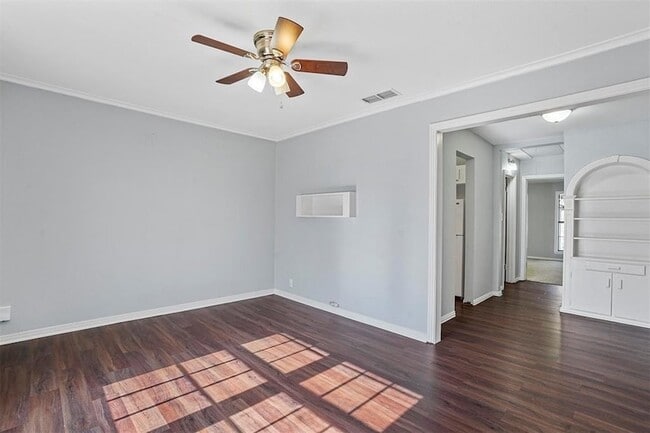 Photo - 210 W Willingham St