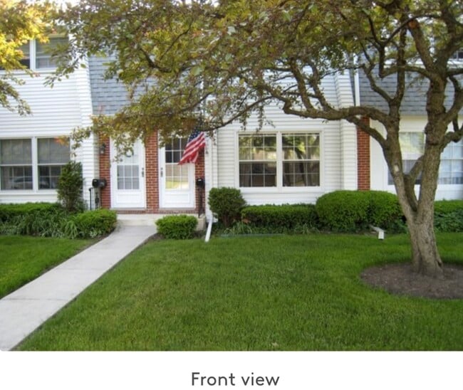 Building Photo - 845 Country Club Dr