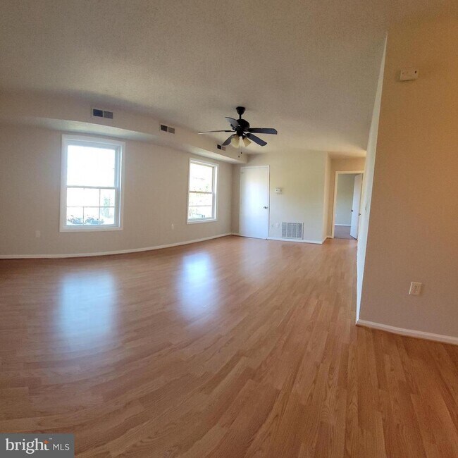 Photo - 3815 Swann Rd Unit 101