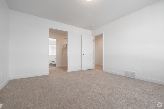 3HAB, 3BA - 1,580 ft² - 2do dormitorio - Sandridge Village Townhomes