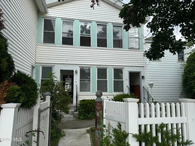 Building Photo - 2 1/2 First Street Unit 1