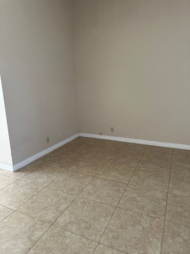 Photo - For Rent - Cozy 3 Bed, 2 Bath + Den