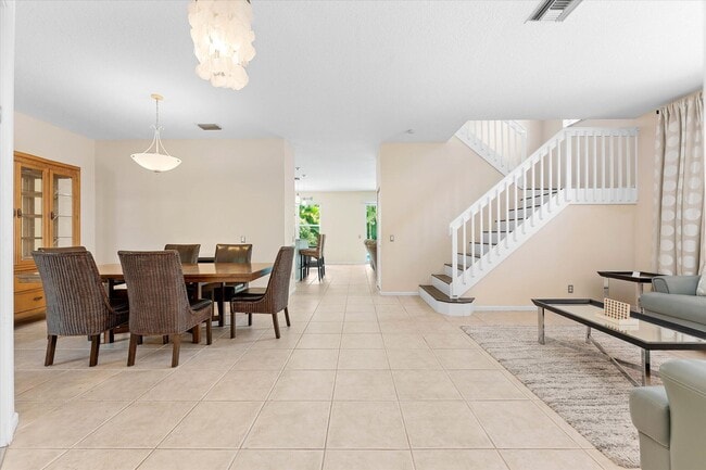 Photo - 7061 Chesapeake Cir