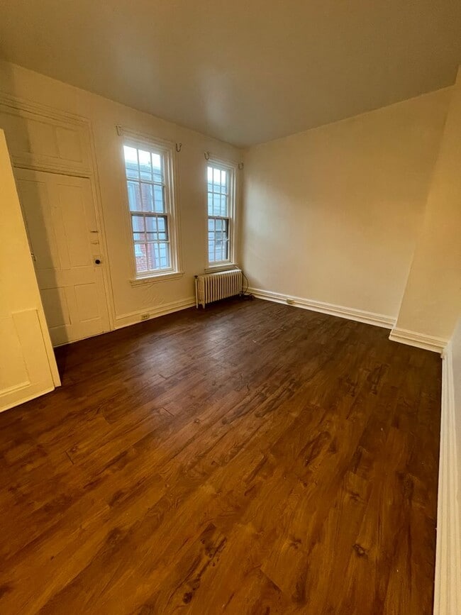 Building Photo - 155 S Duke St Unit Apt. E