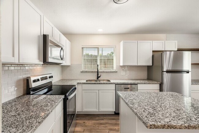 Photo - 11903 Edgar St