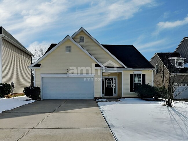 Building Photo - 216 Haywood Ln