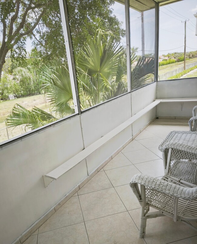 Photo - 122 Normandy Ln