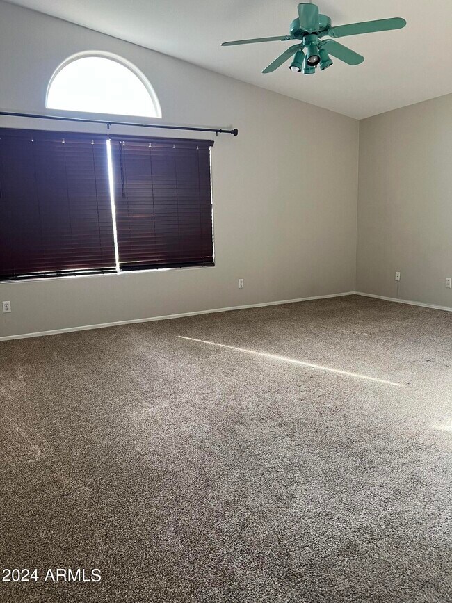 Photo - 820 N Swallow Ln