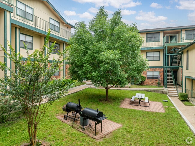 Grilling Area - Cannon South