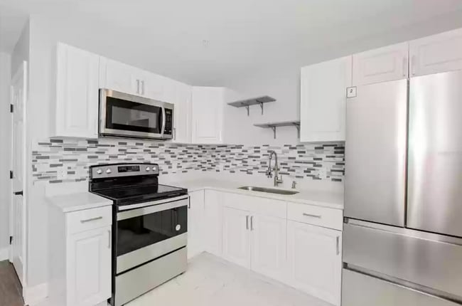 Kitchen - 812 Pinewood Ct Unit 812