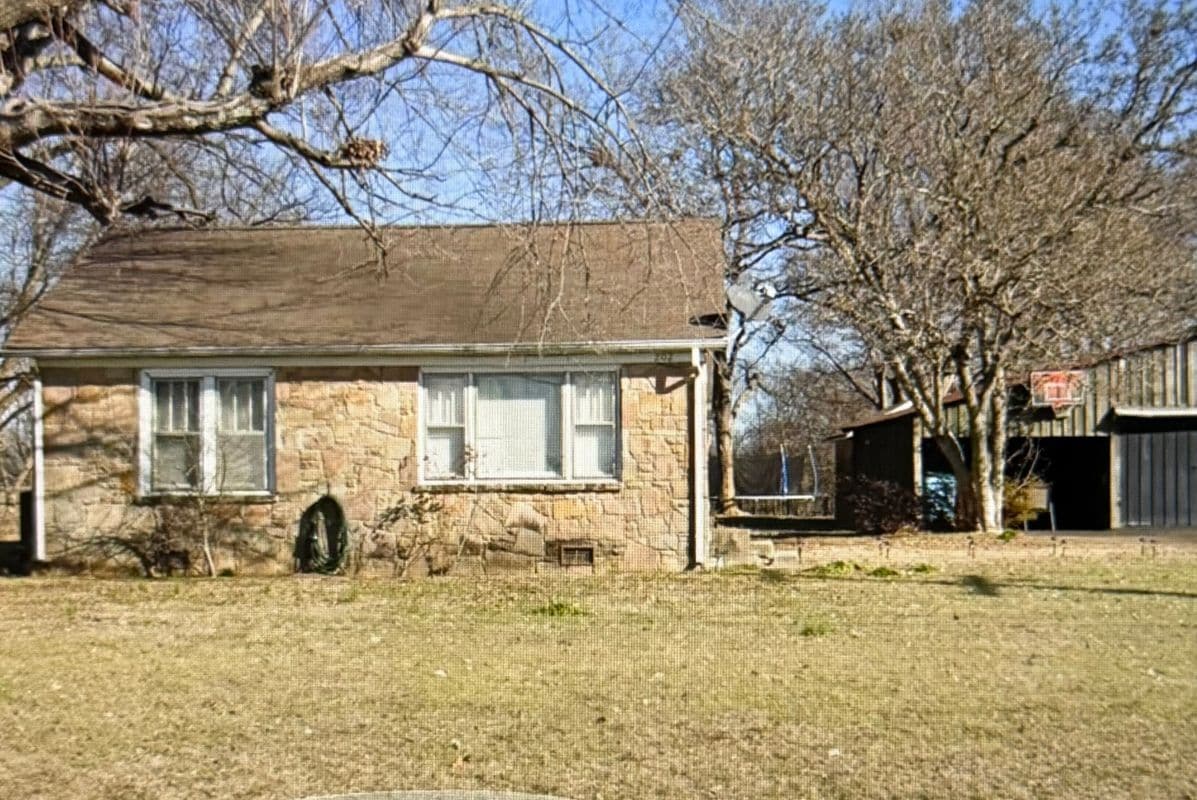 Photo - 202 Munford Ave