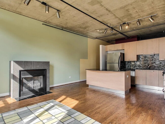 Photo - 111 S Morgan St Unidad 710