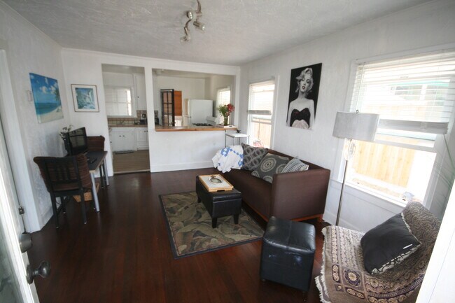 Photo - 104 N Guadalupe Ave