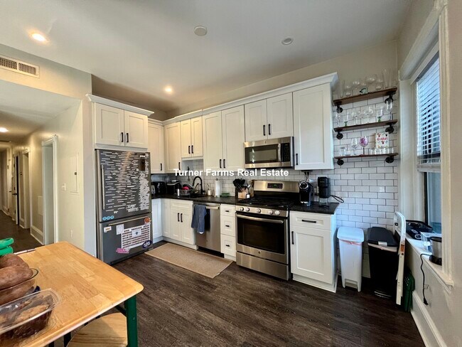 Photo - 1520 Tremont St