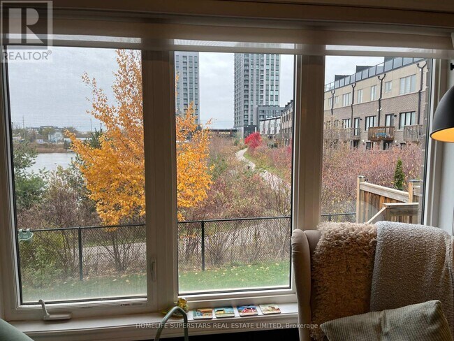 Photo - 3068 Cascade Common