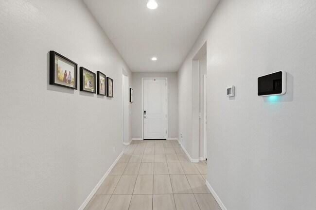 Photo - 392 S 194th Ln