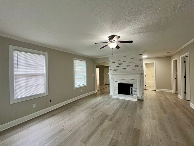 Photo - 2010 Simmons St