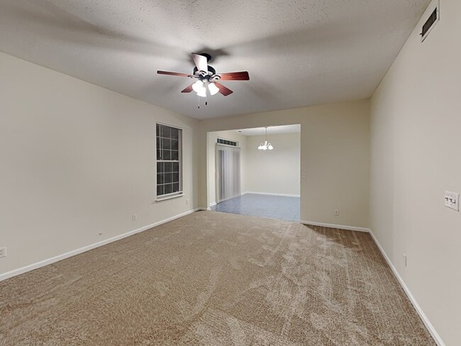 Photo - 1049 Springwater Cir