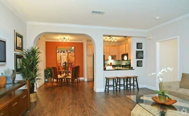 Building Photo - 2 bedroom in Houston TX 77090 Unit 2035 Rental
