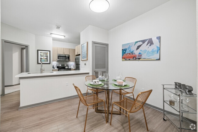 2BR, 2BA - 970SF - Dining Room & Kitchen