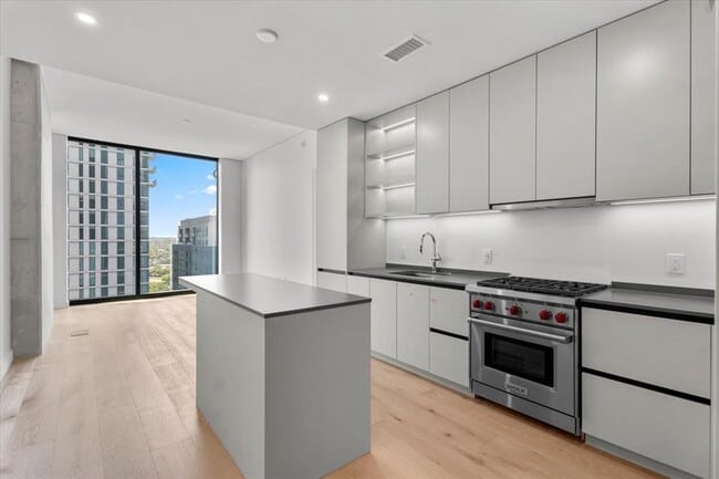 Building Photo - 610 Davis St Unit 1904 Rental
