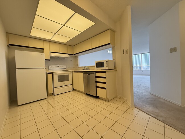 Photo - Suite 1103-330 Alton Towers Circle Toronto Ontario M1V 5H3 Unit 1103