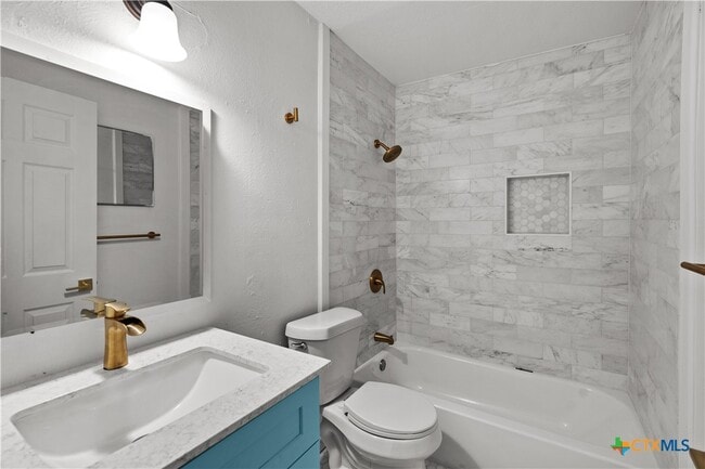 Photo - 2213 B Valley Forge Ave Unidad B