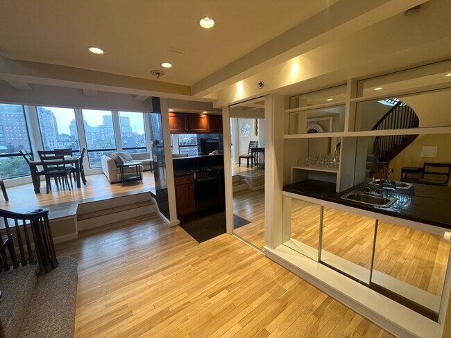 Photo - 113 Beacon St Unit PH