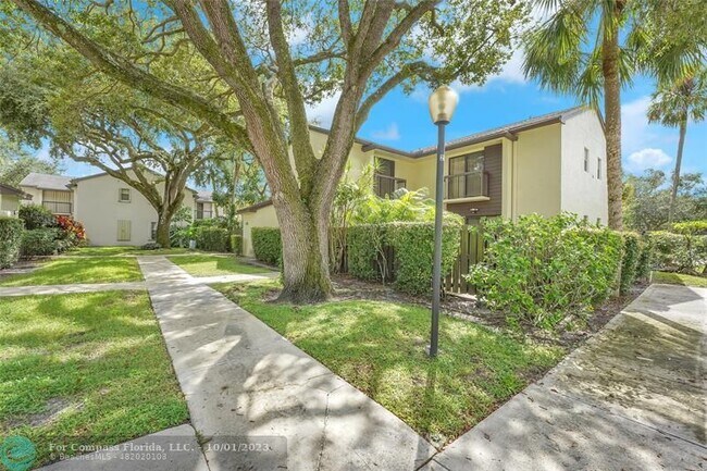 Photo - 3655 Cocoplum Cir